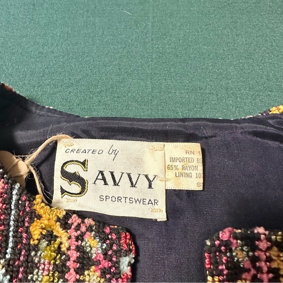 VINTAGE 60s 70s Colorful Tapestry Vest - Picture 4 of 7